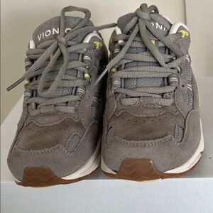 Vionic Walking Woman’s shoeGray Suede Sneakers Size 5 Brand New in Box